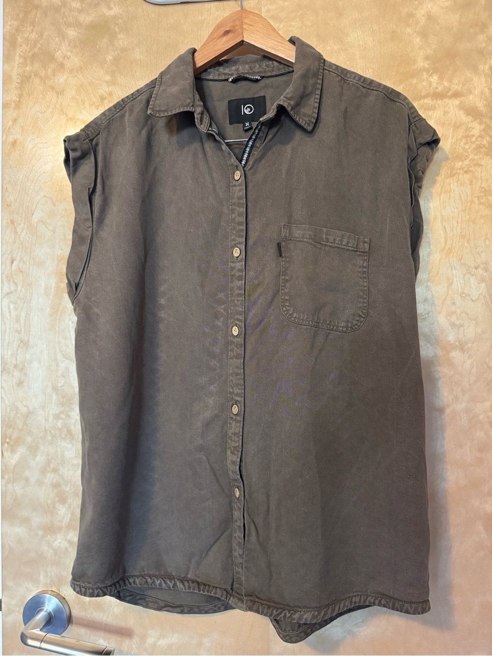 tentree Brown-olive Sleeveless Button-Down Shirt